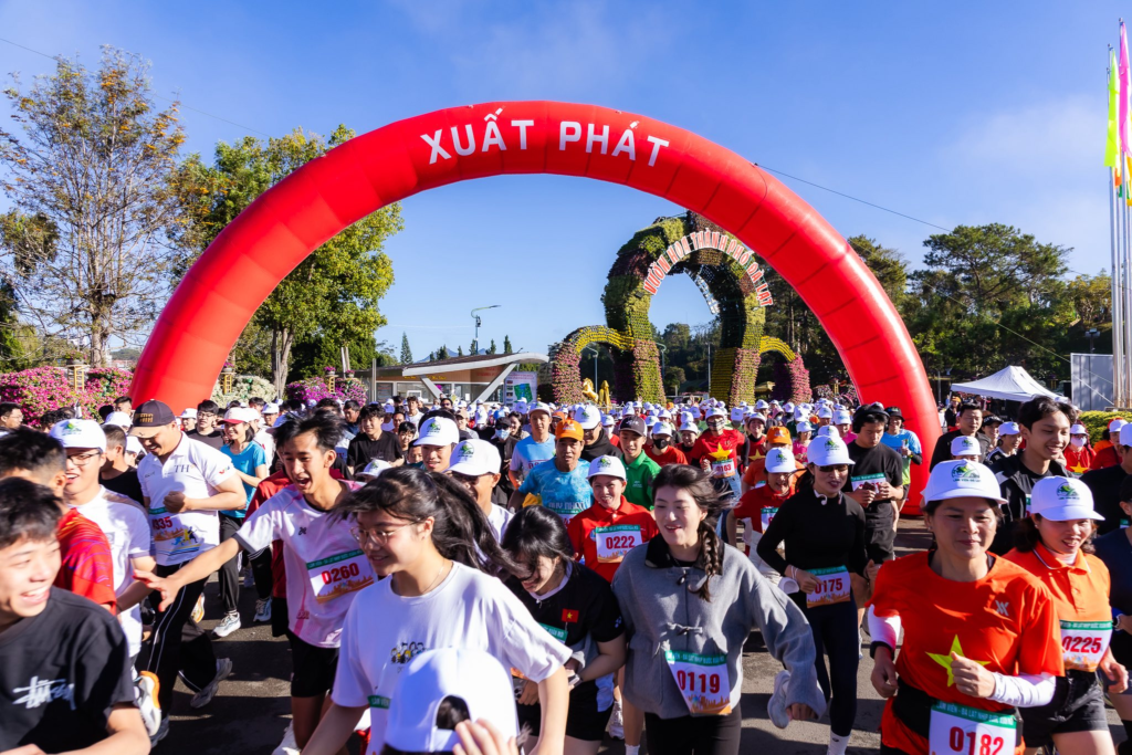 Các vận động viên nhập cuộc với khí thế sôi nổi, lan tỏa tinh thần thể thao 